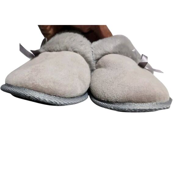 NEW SOMA Plush Gray Chenille Faux Fur Slippers Womens 7/8 Size L with TAGS - Picture 3 of 7